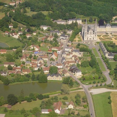 Maison dans le bourg La Chapelle-Montligeon Extérieur photo
